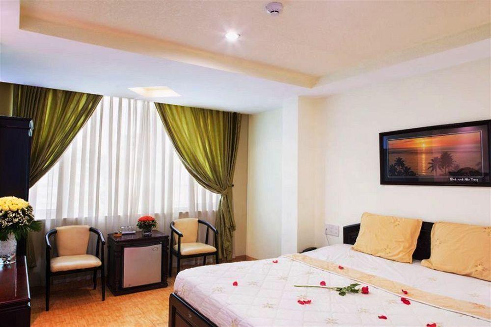 Mai Huy Hotel Нячанг Экстерьер фото